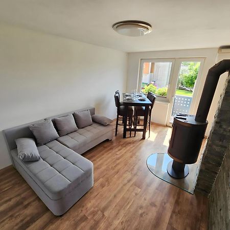 Charming Bella Hideout - Adults Only Apartment Йесенице Екстериор снимка