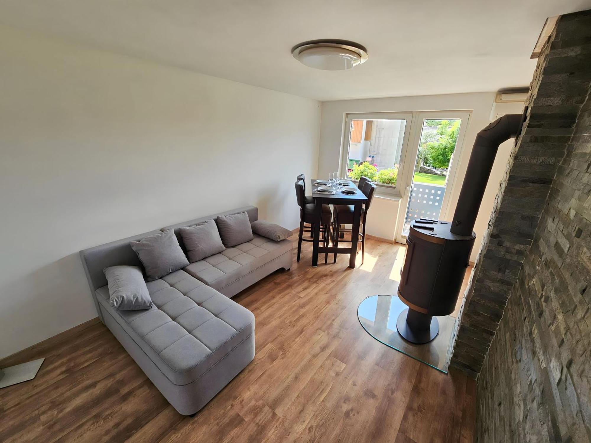 Charming Bella Hideout - Adults Only Apartment Йесенице Екстериор снимка