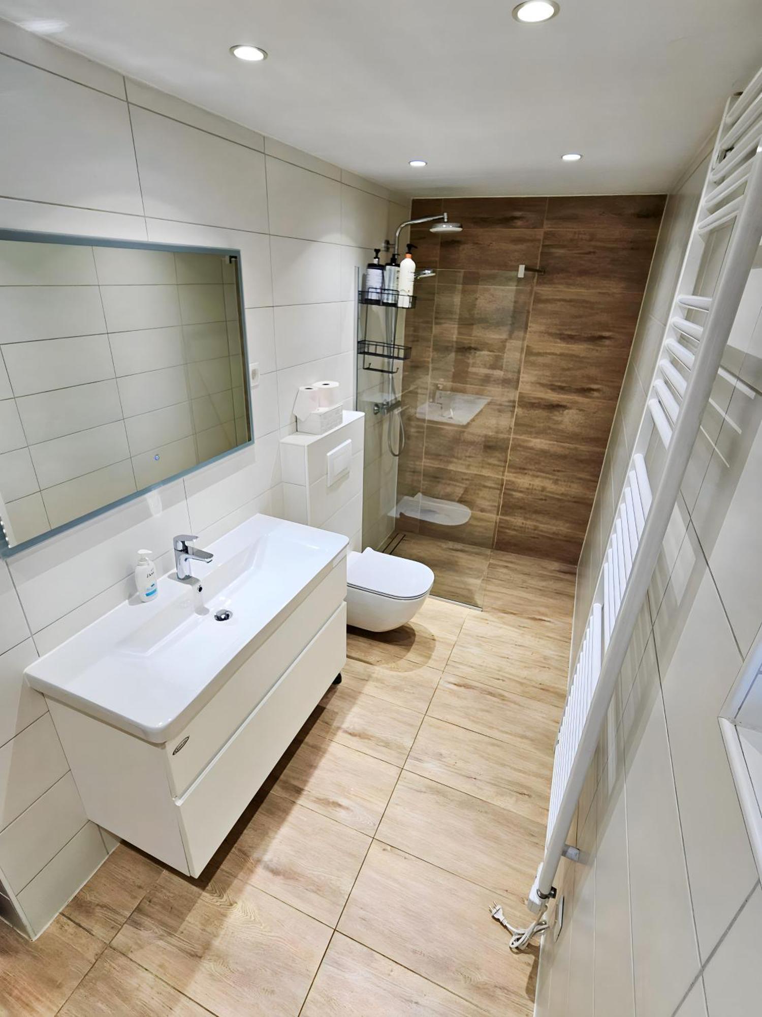Charming Bella Hideout - Adults Only Apartment Йесенице Екстериор снимка